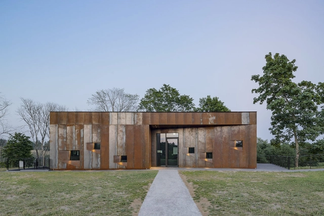Pilgrims’ House in Vastseliina / KAOS Architects - Exterior Photography, Hospitality Architecture, Facade, Door