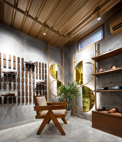 Sola Metálica / Renesa Architecture Design Interiors Studio - Design De Interiores