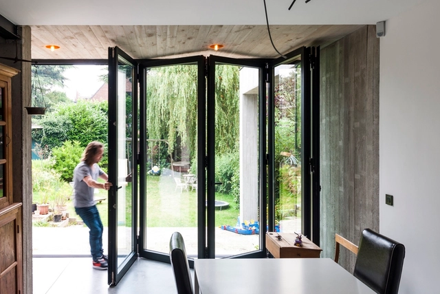 Pivoting, Sliding, Accordion and Curtain Wall: Different Types Of Windows In 11 Buildings - Featured Image