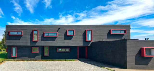 Casa Lago Puyehue / Juan Pablo Buvinic - Casas, Fachada, Puerta