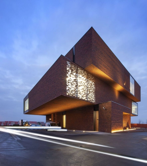 内利森砖业 / UAU Collectiv + Architectengroep PS - 办公设施