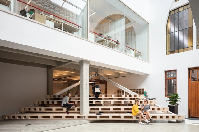 Escritórios BBDO Brussels / ZAmpone Architectuur - Edifícios De Escritórios