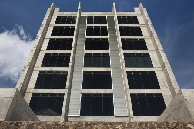 MEDCAPITAL / OBRA BLANCA - Edificio De Oficinas, Fachada