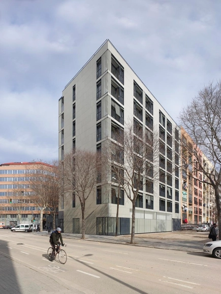 Edificio Mixto de Viviendas y Alojamientos Temporales en 22@ / Coll-Leclerc - Residencial, Fachada
