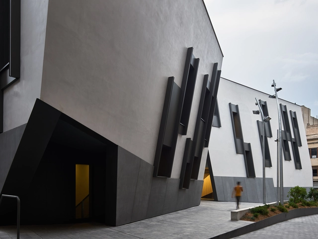Sede de las Delegaciones Territoriales de “Les Terres de l’Ebre” / Estudio Carme Pinós - Edificio De Oficinas, Fachada
