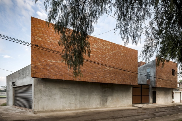 Sede Pecuarista La Ganadera / Cubo Rojo Arquitectura - Edifícios Institucionais