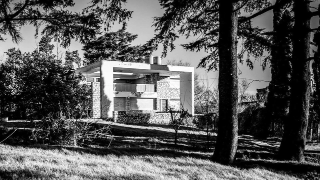 Clásicos de Arquitectura: Casa Miramontes / Wladimiro Acosta - Vivienda Colectiva, Fachada, Bosque