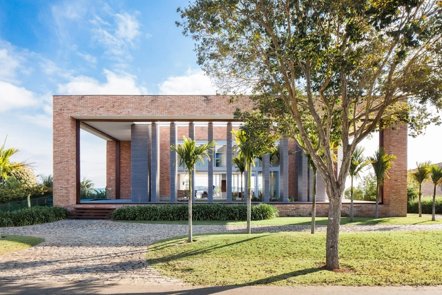 Casa Ladrillo / Beto Magalhães - Casas