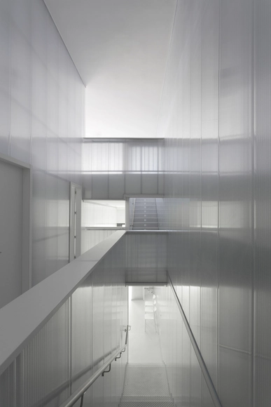 Clínica de Fisioterapia / Alberich-Rodríguez Arquitectos - Clínica, Fachada, Barandas, Escaleras, Sillas