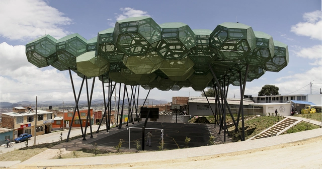 Bosque de la Esperanza / El Equipo Mazzanti - Recreación Y Entrenamiento