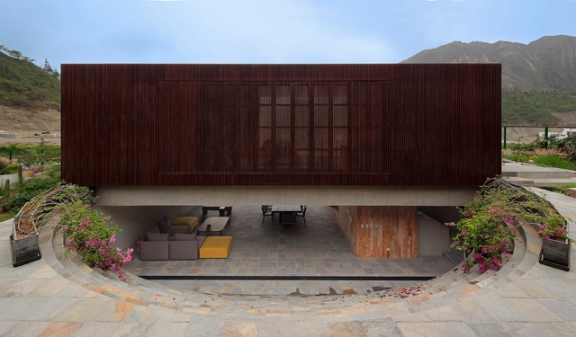 Casa Topo / Martin Dulanto Arquitecto - Casas