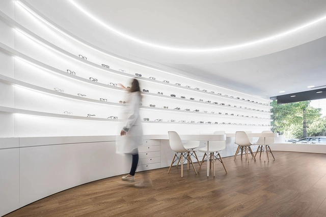 Optical Pitães / Tsou Arquitectos  - Interior Photography, Store, Chair
