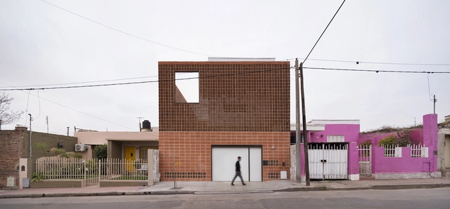 Casa Estudio Refugio Urbano / Estudio Berzero Jaros - Casas, Fachada, Puerta