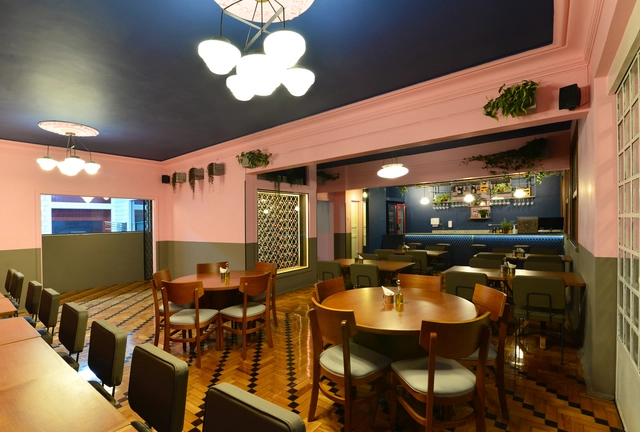 Panorama Pizzaria / Alfredo Lanna Neto + Mateus Castilho - Renovação