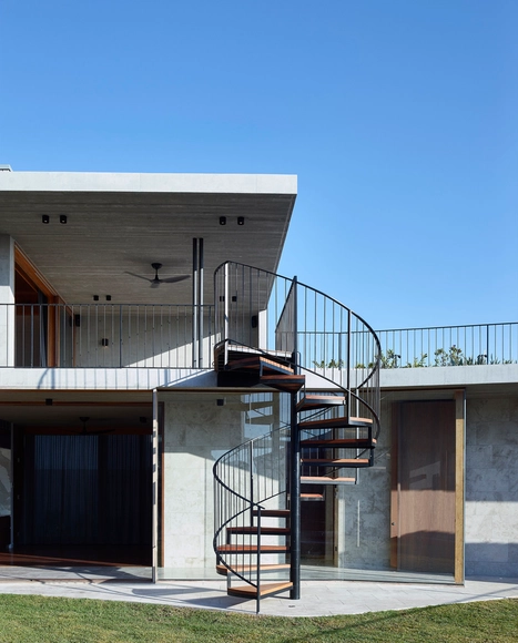 V House / Shaun Lockyer Architects - Sustainability, Stairs, Facade, Door, Handrail
