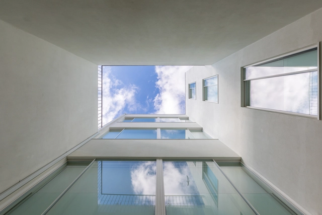 Edifício Residencial no Porto / Paula Santos - Residencial, Fachada, Corrimão