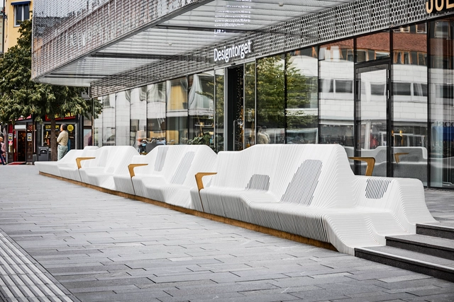 White Arkitekter设计65米长凳,改造瑞典广场 - 主图