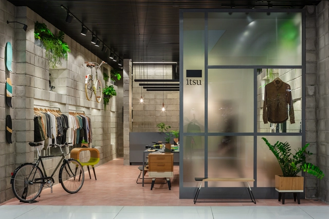 Loja ITSU Rio de Janeiro / Terra e Tuma Arquitetos Associados - Loja, Porta, Fachada, Cadeira, Banco