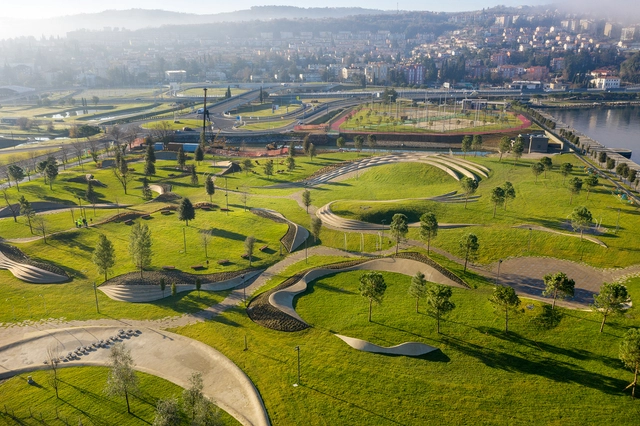 Parque Central de Koper / Enota - Parque
