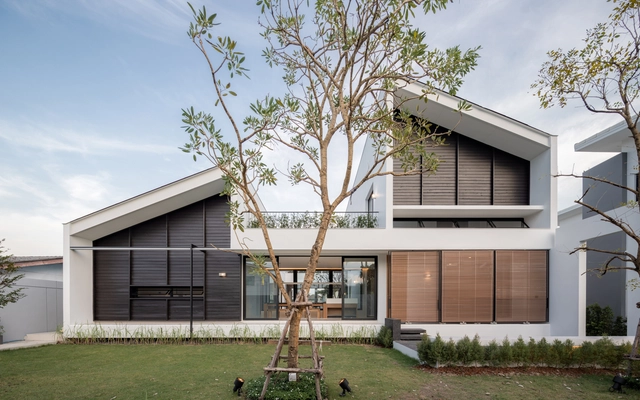 Casa de múltiples patios / Poetic Space Studio - Residencial