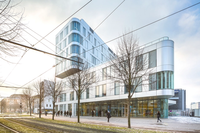 法国国家土地研究中心 / AZC Architectes + Michel Spitz - 研究中心