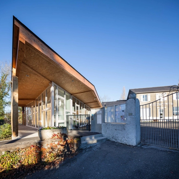 Escuela pública de Bosdarros / Pierre Marsan - Escuela Primaria