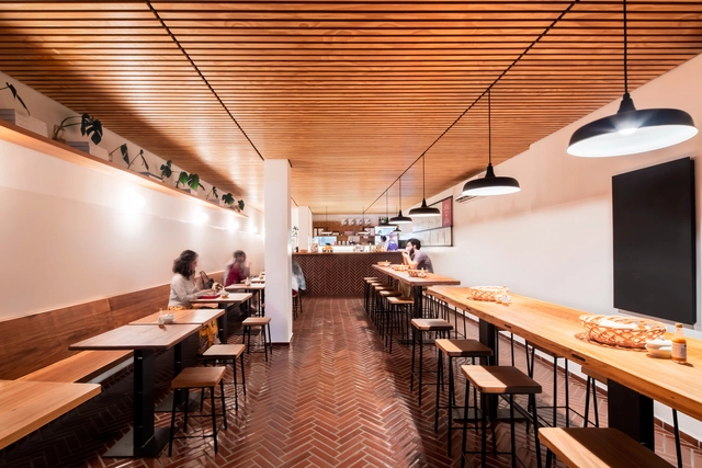 La Guapa Berrini / Garoa - Restaurante, Viga, Mesa, Cadeira