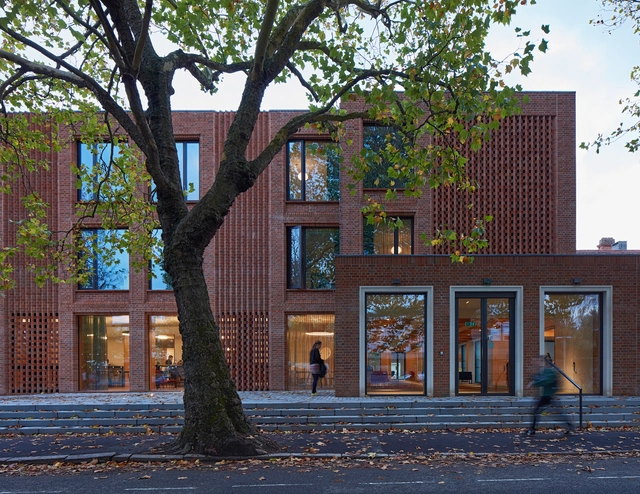 Dorothy Garrod Building / Walters & Cohen Architects - Dorms, Facade