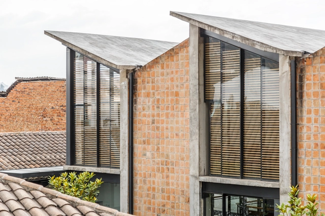 Centro ambulatorio de salud mental San Lázaro / Jorge Andrade Benítez + Daniel Moreno Flores - Edificios De Salud, Fachada
