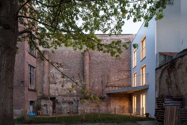 Cross House / Generiek - 独立住宅