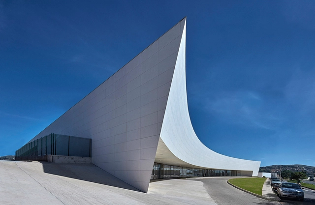 Roberto Herbster Gusmão School / Gustavo Penna Arquiteto e Associados - Sustainability