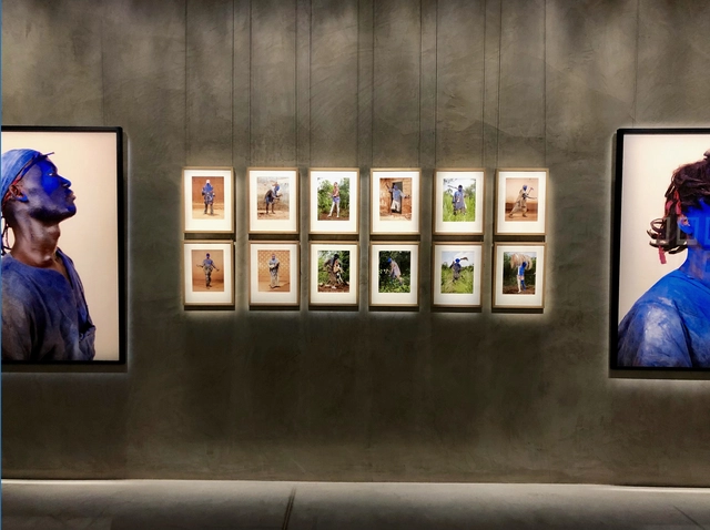 El color y la búsqueda del pertenecer de Charles Fréger en Armani/Silos - Imagen Principal