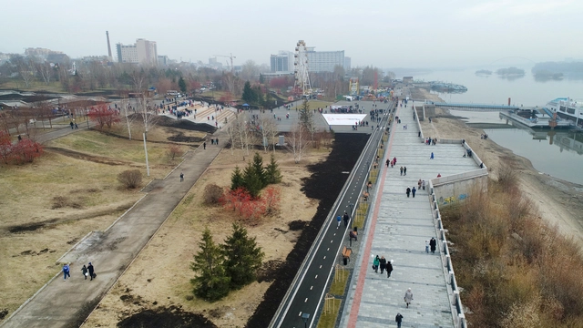 Mikhailovskaya 河堤公园 / Strelka KB+ Adaptik-A - 温泉