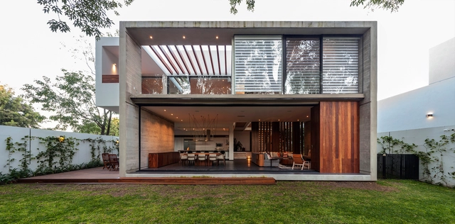 Casa LMLTTE / em-estudio - Casas, Terraza, Fachada, Puerta, Escaleras, Barandas, Balcón, Sillas