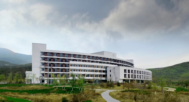中国医科大学附属盛京医院产后康复疗养中心 / 有间建筑设计工作室 - 医疗建筑