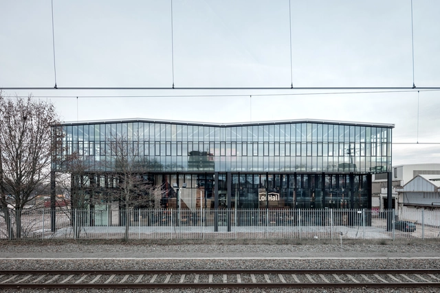 Biblioteca LocHal  / Mecanoo + CIVIC architects + Braaksma & Roos architectenbureau + Inside Outside - Reconversión