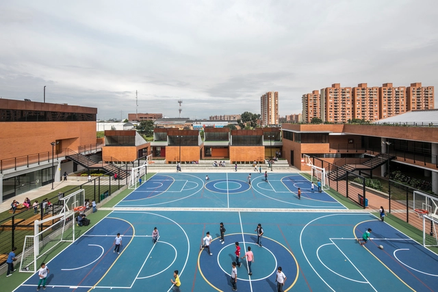 Colegio distrital La Felicidad / FP arquitectura - Escuelas, Sillas