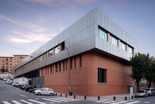 IES San Adrián Bilbao / i2G arquitectos - Escuela Secundaria, Fachada