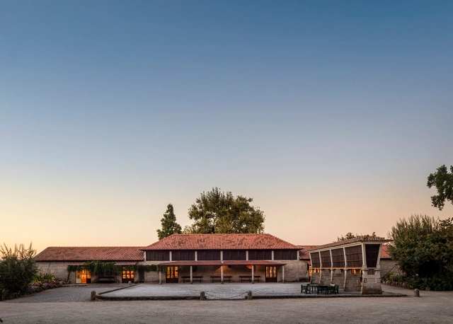 Edifício para Enoturismo / Diogo Aguiar Studio - Reabilitação, Jardim, Fachada