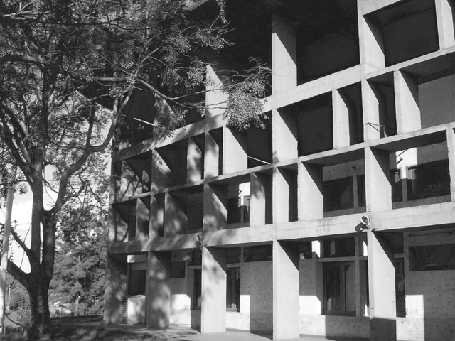 Architecture Classics: Normal Superior School N°1 Domingo Faustino Sarmiento / Mario Soto and Raúl Rivarola - Heritage