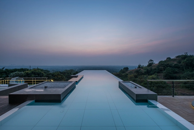 Piscinas infinitas en 15 proyectos de arquitectura - Imagen Principal