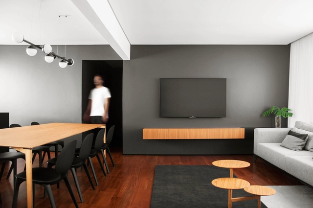 Apartamento Schutel / Território Arquitetos - Edifício De Apartamentos, Mesa, Iluminação, Cadeira