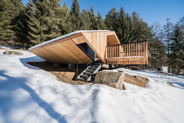 UFO / Stefan Hitthaler - Residential