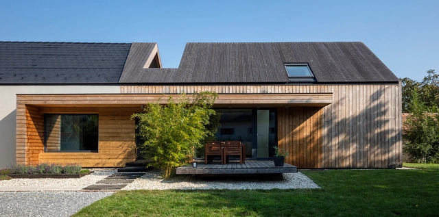 House in Kapuvár / László Papp - plémühely - Exterior Photography, Renovation, Facade