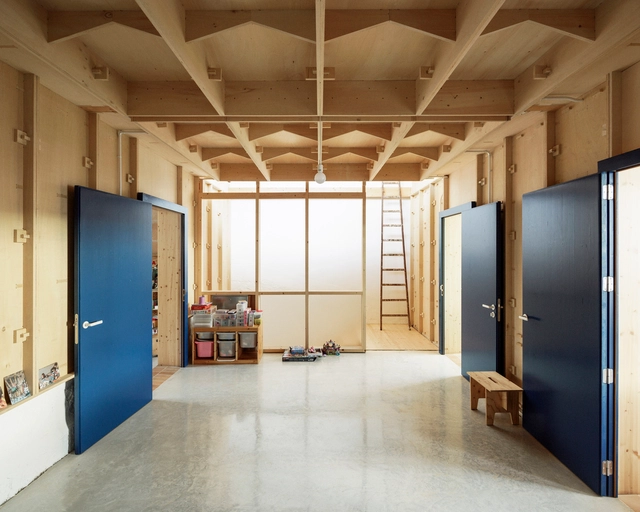 Casa Plywood / SMS Arquitectos - Ampliación, Fijación Vigas, Puerta, Bancas