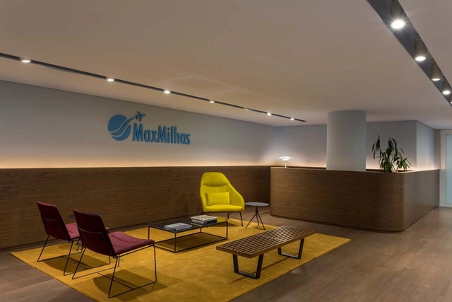 MaxMilhas / Todos Arquitetura - Escritórios, Fachada, Iluminação, Cadeira