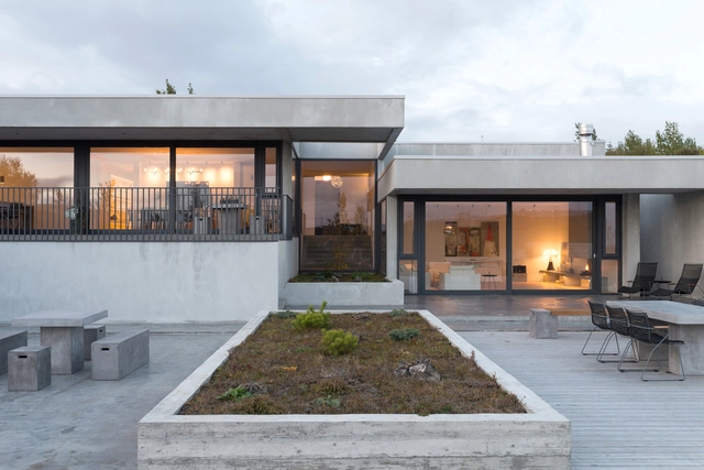 Private Residence in Garðabær / Trípólí - Extension