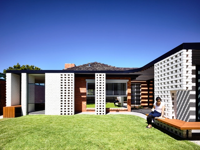 Casa cincuenta y cincuenta / Architecture Architecture - Residencial