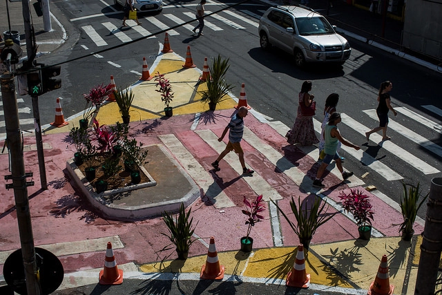 Praças, parklets e outros espaços públicos: mudanças na legislação permitem que as pessoas transformem suas cidades - Imagem de Destaque