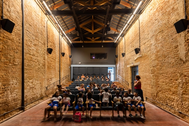 Cinema da Praça / Arquipélago Arquitetos - Renovação, Porta, Arco, Cadeira